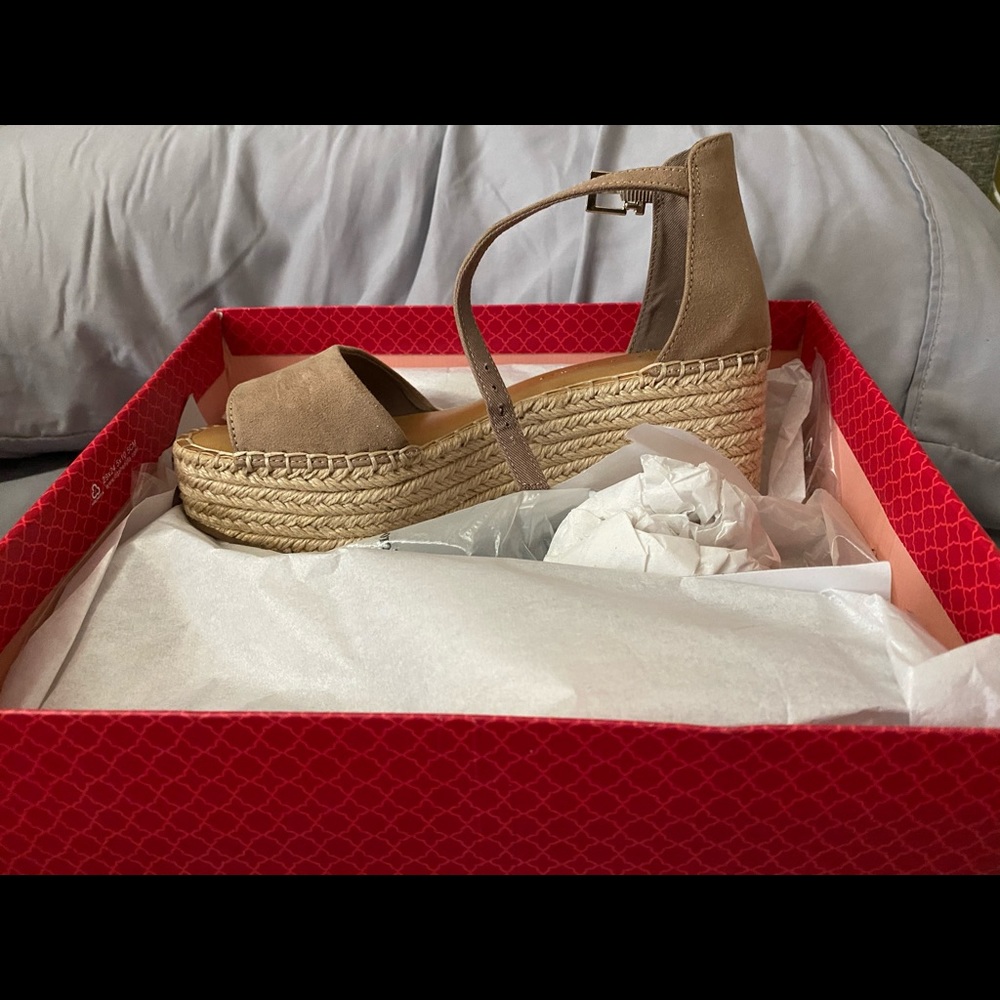 Wedge sandals